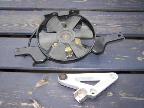 HONDA Magna 700750 C KOELVIN amp DUO VOETSTEUNPLAAT LINKS.