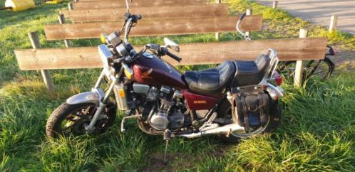 Honda magna vf 700