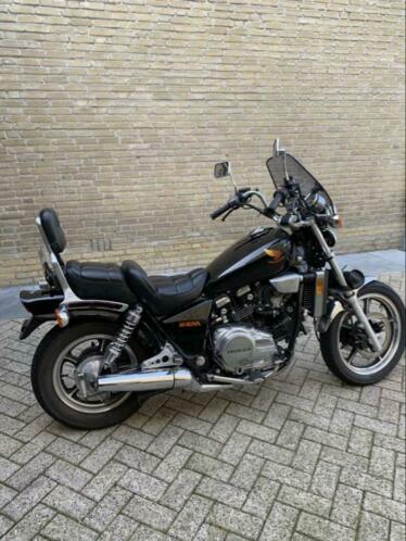 Honda Magna VF700C