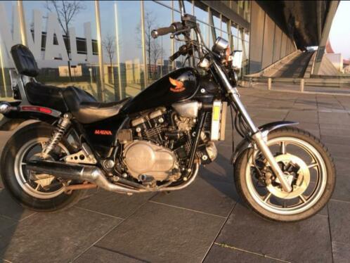 Honda Magna VF700C V45 Mk3 IZGST