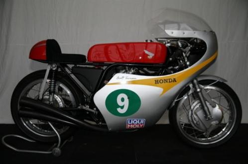 Honda Motorfiets Weg Racer  veiling sluit 8 mrt (25809)