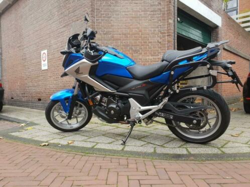 Honda NC750X. Compleet met koffers. 2e eigenaar. Bj2016