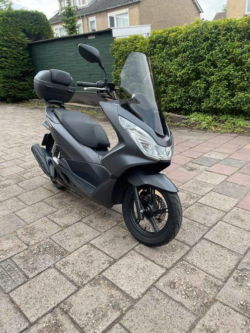 Honda PCX 150cc motorscooter