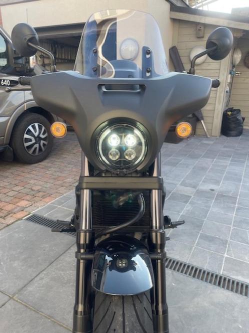 Honda Rebel CMX1100  DCT in chowroomstaat.