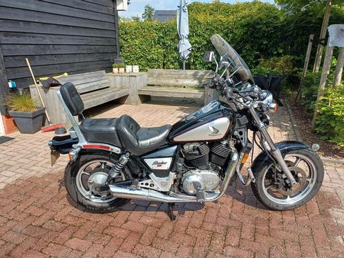 Honda Shadow 1100 bouwjaar 1985