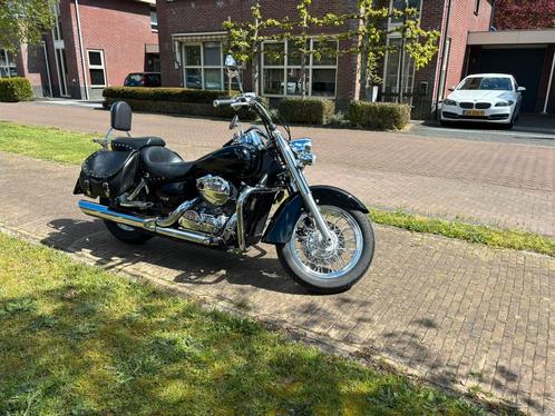 Honda Shadow VT750 compleet met leren tassen en windscherm