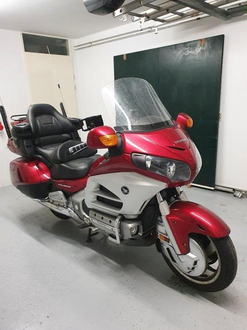 Honda Tour GL 1800 Gold Wing Dual C-ABS Deluxe