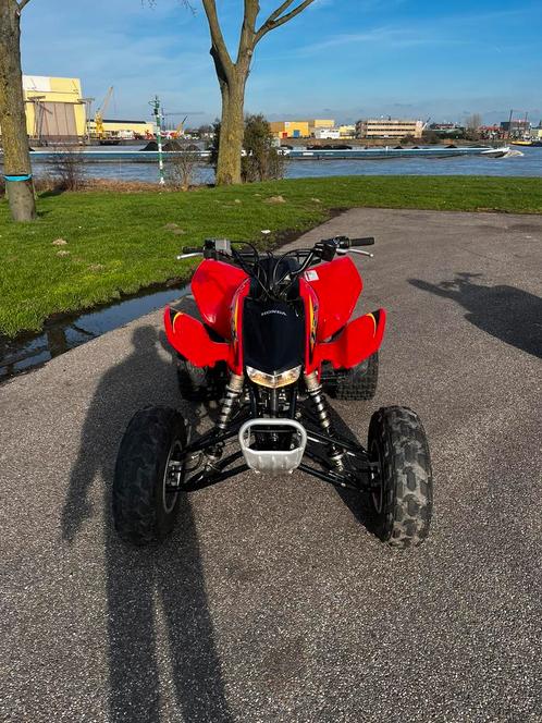 Honda TRX 450 r met auto kenteken en elektrische start.