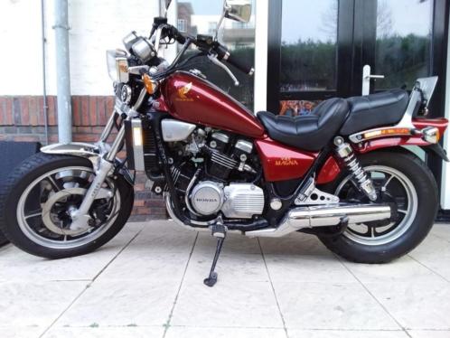 Honda V45 Magna