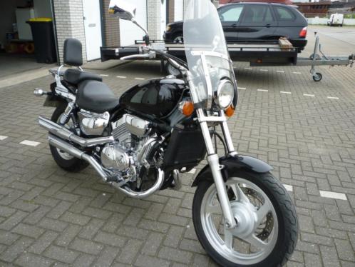 Honda vf 750 c magna