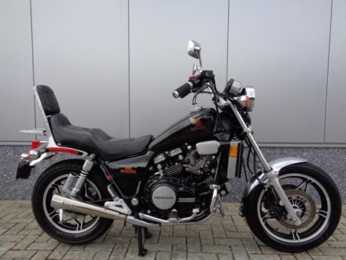 Honda VF 750 MAGNA (bj 1983)