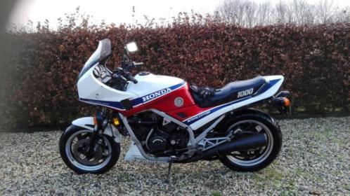 Honda VF1000F wit rood blauw