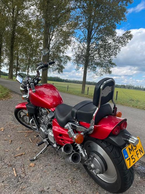 Honda VF700C SuperMagna 1987 in originele staat.