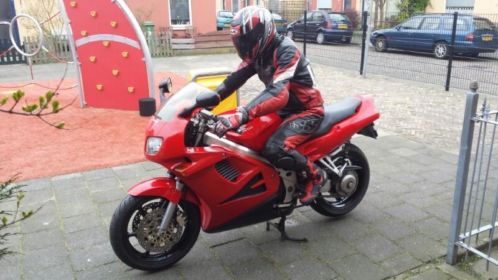 Honda vfr 750 