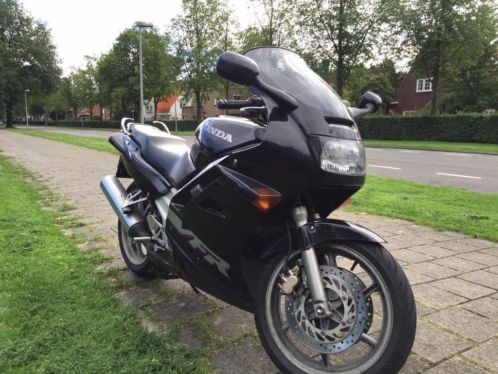 Honda VFR 750 (bouwjaar 1992)