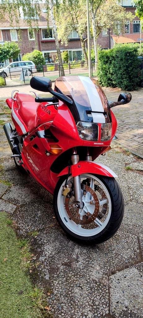 Honda VFR 750 - RC36