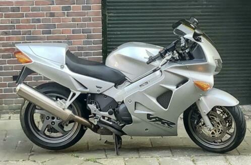 Honda VFR 800 (2001  37500 km)