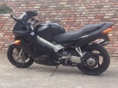 Honda VFR 800 FI (1999) met weinig km039s