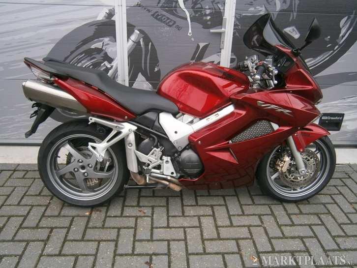 Honda vfr 800 fi vtec abs 