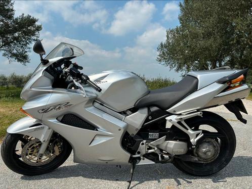 Honda VFR-VTEC 800 ABS - 18.000 km in zeer goede staat