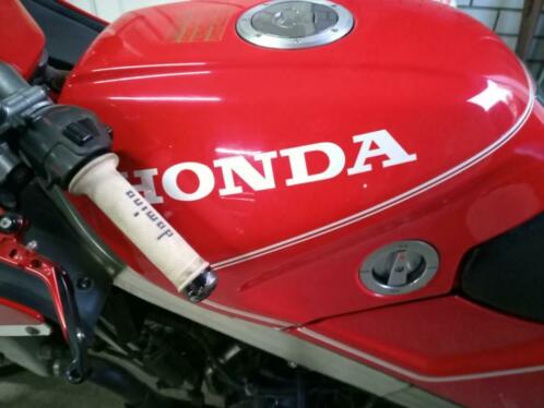 Honda VFR750F circuit en race klaar