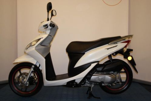 Honda Vision 110cc wit 