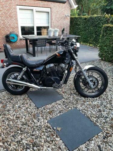 Honda - VT 700c Shadow, loop of sloop