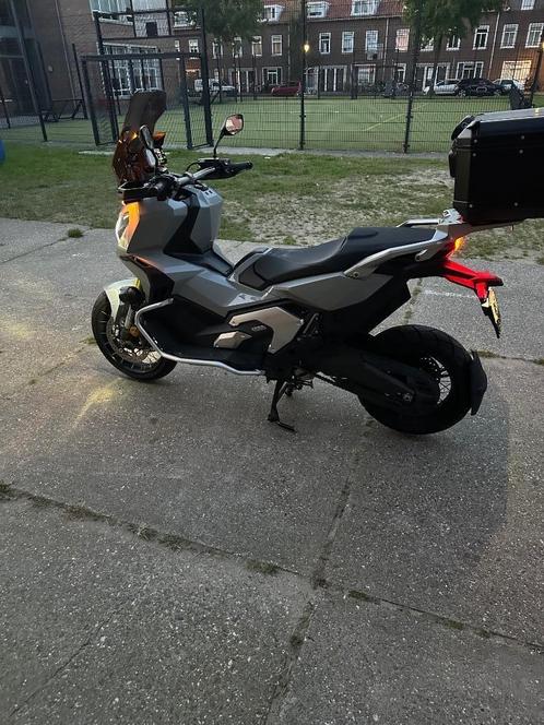 Honda X-adv 750  nardo grey