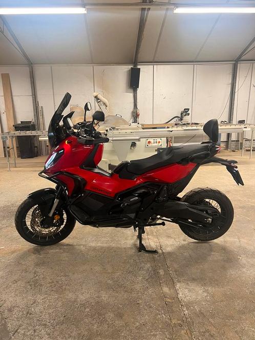 Honda X-ADV 750 x adv 2022 rood-zwart full option