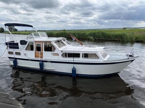 Hooveld 970 motorboot met jonge Mitsubishi (700 draaiuren)