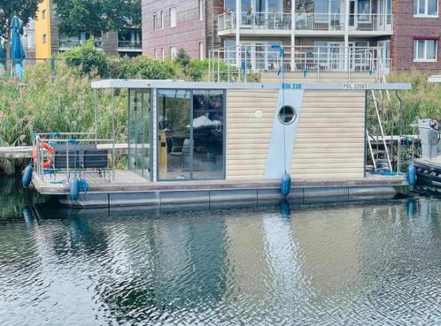 Houseboat Campi 300 met ligplaats mogelijkheden voor verhuur