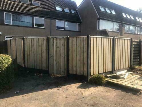 Houtbeton schutting van af 85 pm incl plaatsing en btw