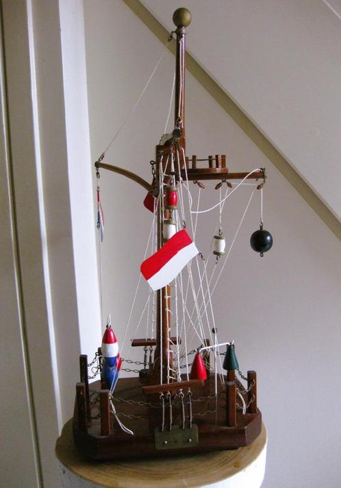 Houten mast model Dagmerken scheepvaart, uniek handgemaakt.