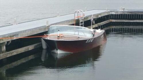 Houten speedboot
