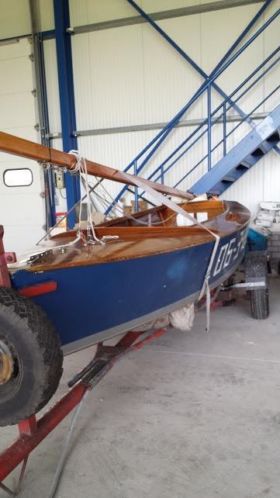 Houten zeilboot type Flits (met trailer)