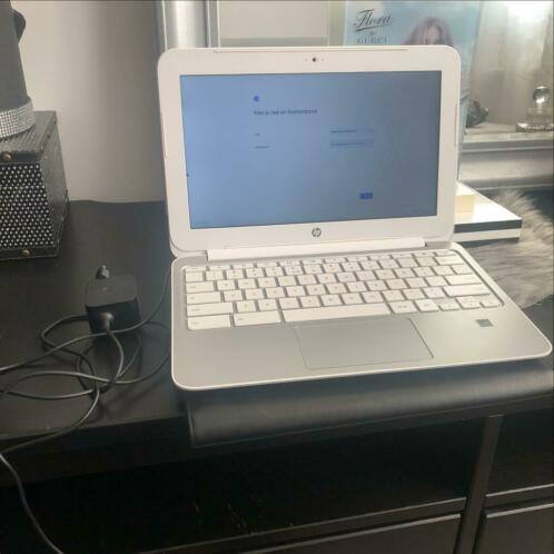HP 11-2000nd Chromebook laptop wit