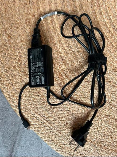HP 65W laptop USB charger