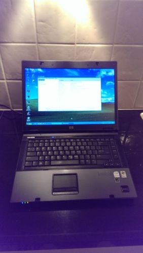 HP 6710 B laptop met dockingstation en zonder HDD