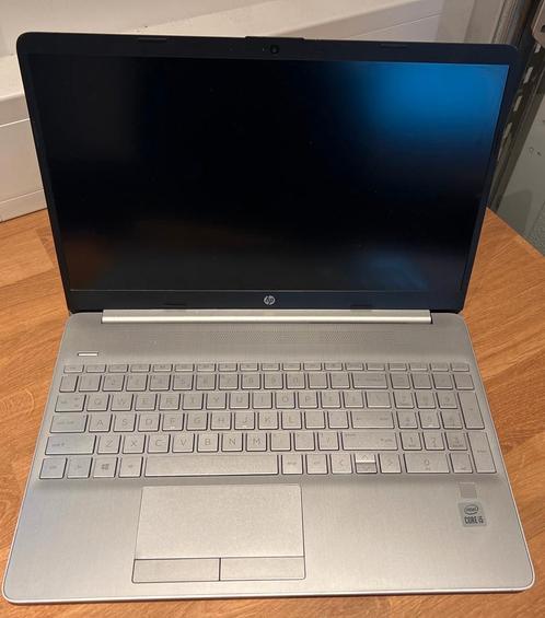 HP Laptop 15-dw1400nd intel  I5 quad-core 8gb 512GB