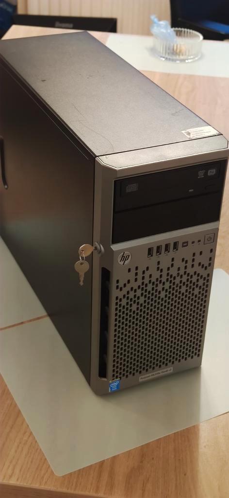 HP ML310E G8 Server
