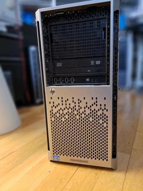 HP ML350P G8 Server