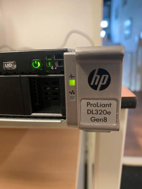 HP Proliant DL320e Gen 8 server