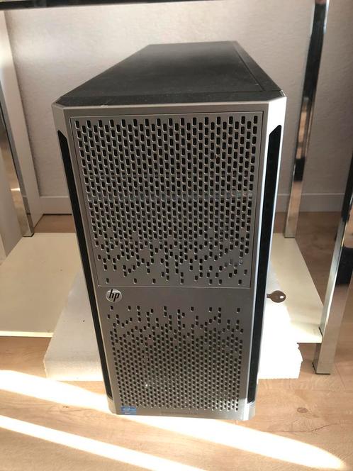HP Proliant ML350 G8 2x Intel XEON 2.90GHz