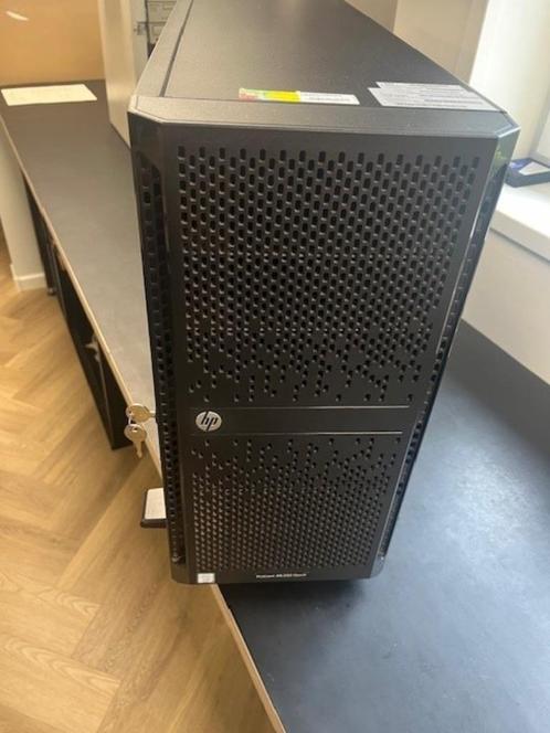HP Proliant ML350 G9 server