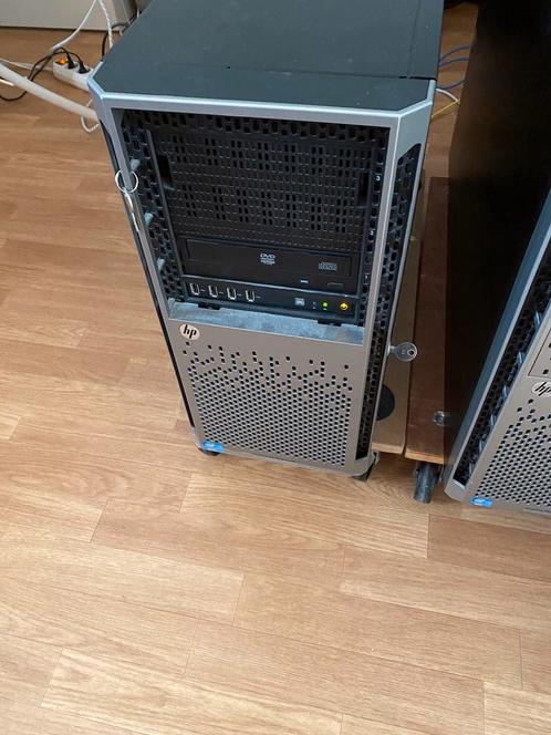 HP Proliant ML350 Gen8 server