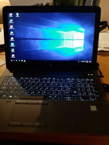 Hp Zbook15 G3 i7-6820hq 2.7 GHz processor 16 Gb en 500 SSD