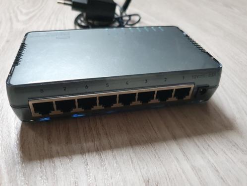 HPE OfficeConnect 8 poorts switch