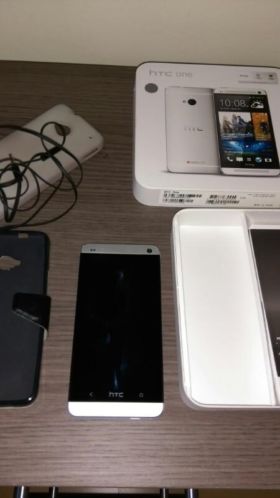 HTC One 32 gb met 2 hoesjes