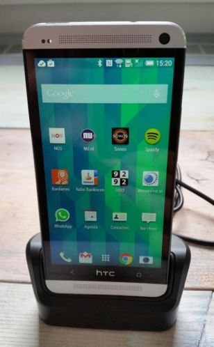 HTC One (M7) 32GB  docking