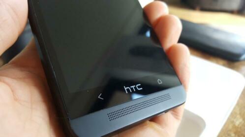 HTC One M7 32GB Zwart met toebehoren en hoesje